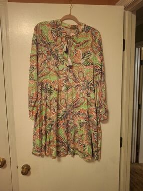 Stella Parker Tie-Neck Floral Flowy Dress in Lime & Coral